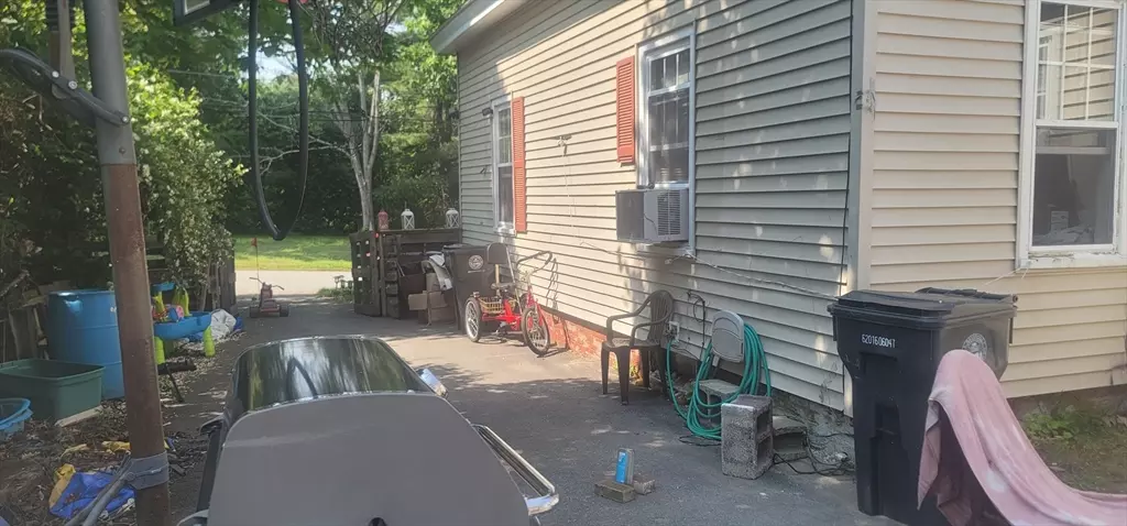 21 Eudora St, Haverhill, MA 01832