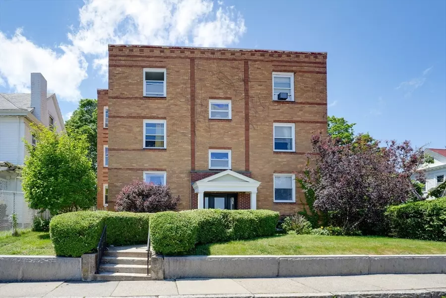 31 Chestnut St #2, Worcester, MA 01609