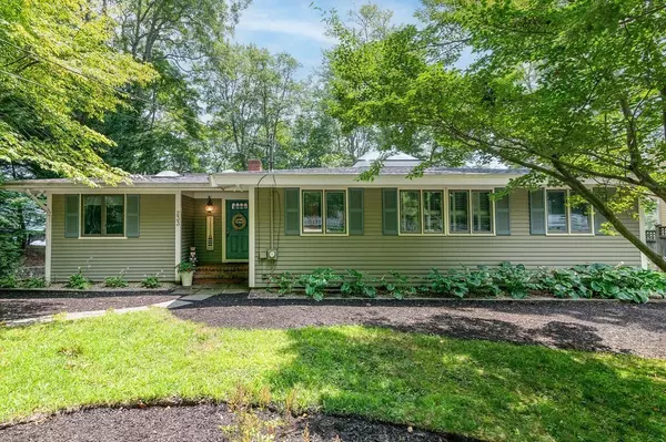 233 Hooppole Road, Mashpee, MA 02649