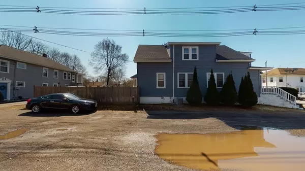 Shrewsbury, MA 01545,43 Edgewater Avenue #1