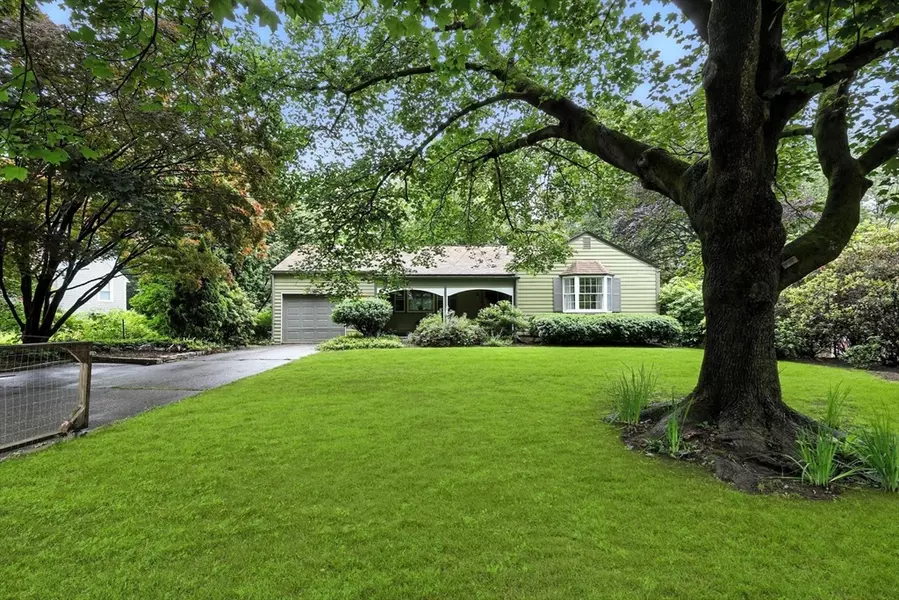 149 N Main St, South Hadley, MA 01075