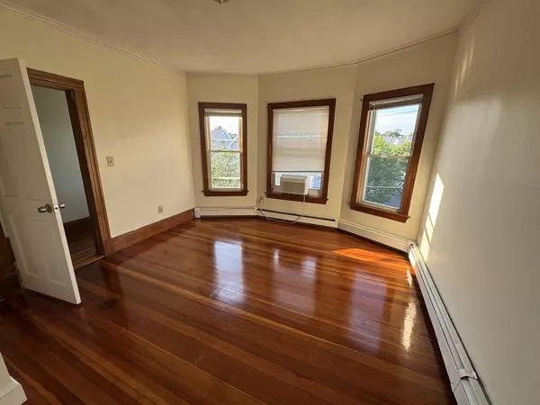 Everett, MA 02149,139 Cottage Street #3