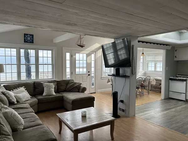 Duxbury, MA 02332,49 Ocean Rd N