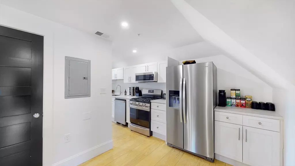 659 South St. #3, Waltham, MA 02453