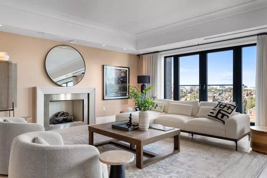 776 Boylston #E9C, Boston, MA 02199