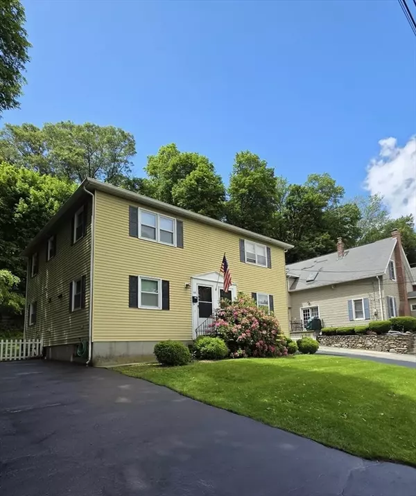 66 Locust Ave, Worcester, MA 01604