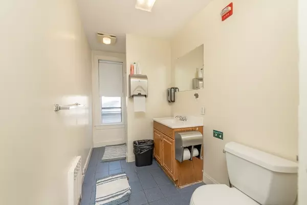 Cambridge, MA 02138,31-33 Mellen Street