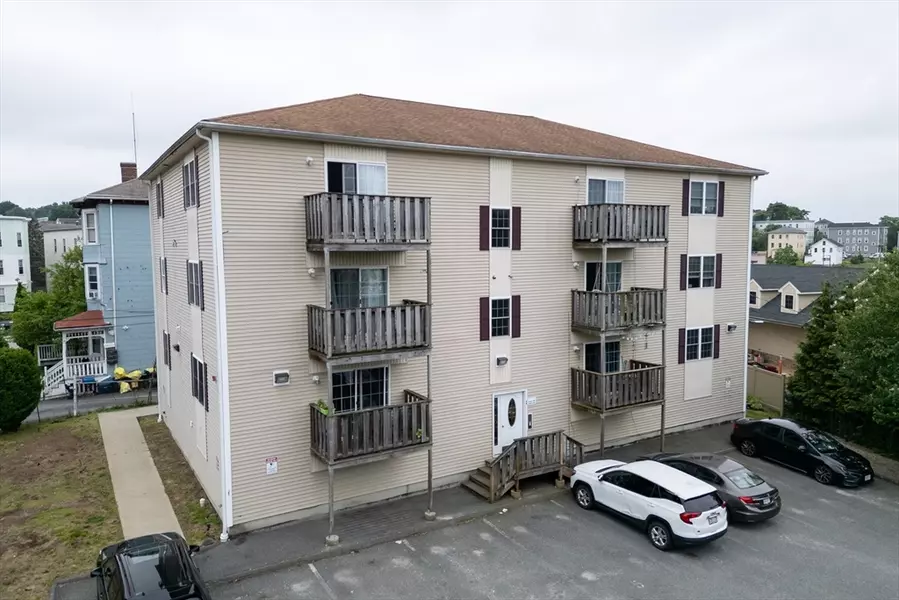 1 Fay St #2, Worcester, MA 01604