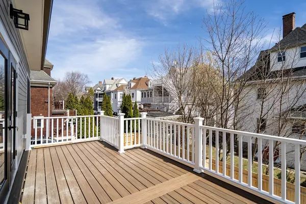 Brookline, MA 02446,77 Thorndike Street #2