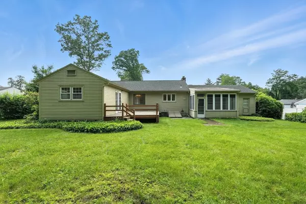 Westfield, MA 01085,30 Western Cir