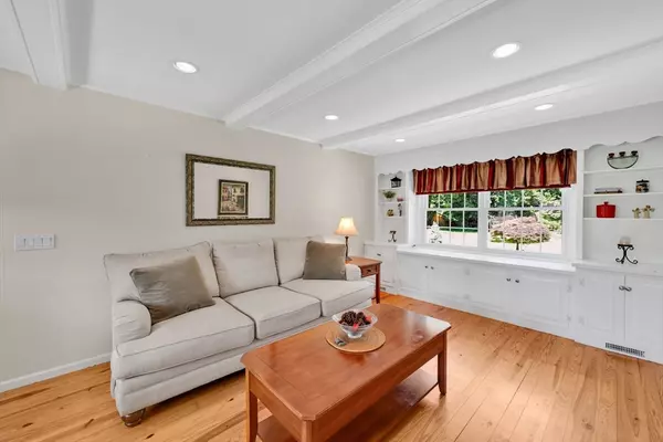 Wilbraham, MA 01095,3 Mark Rd