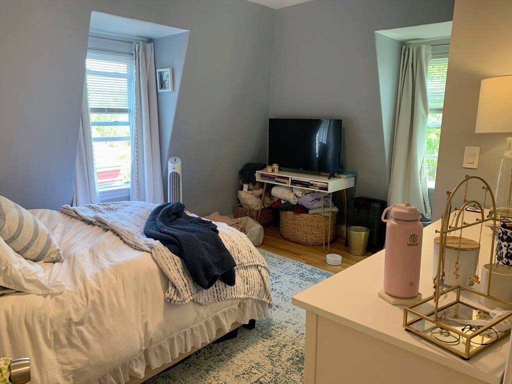 Somerville, MA 02143,91 Munroe St #3L