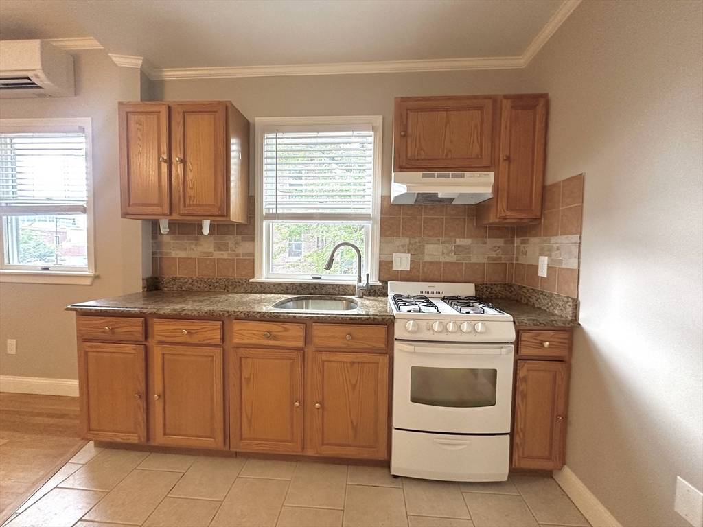 1146 Cambridge St #2, Cambridge, MA 02139