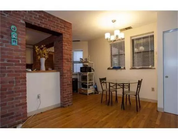 Boston, MA 02115,95 Gainsborough St #105