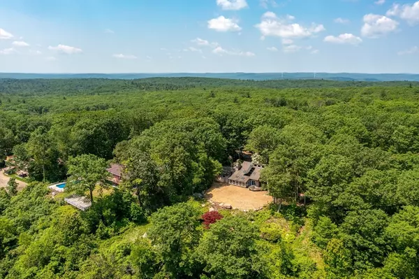 Montgomery, MA 01085,90 Pine Ridge Rd