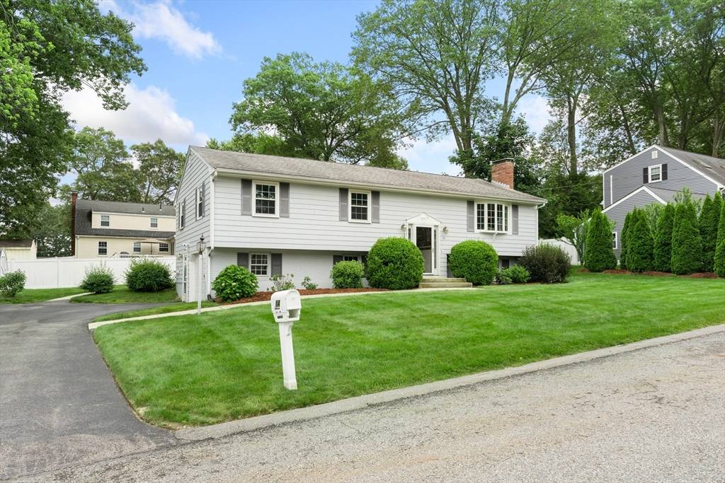 Milford, MA 01757,14 Sunnyside Lane