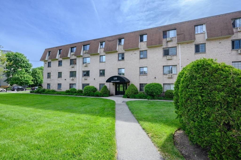 135 Grove St #145, Rockland, MA 02370