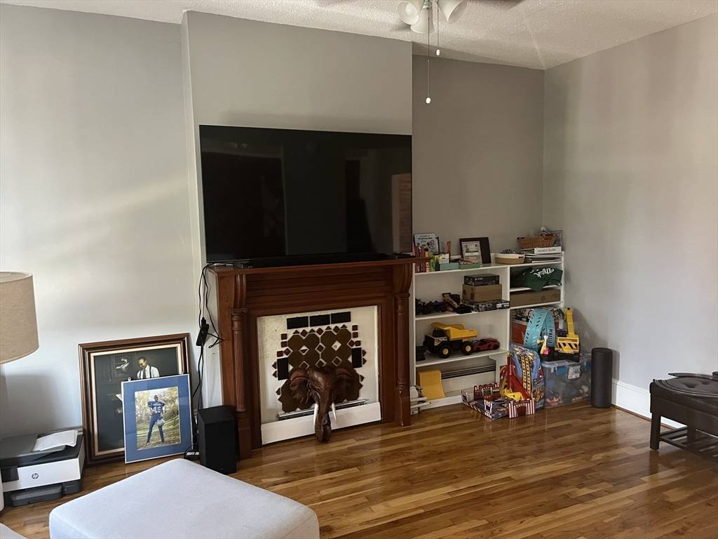 Boston, MA 02119,11 Winthrop St #2