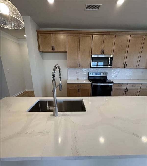 4 Stratton Drive #205, Woburn, MA 01801
