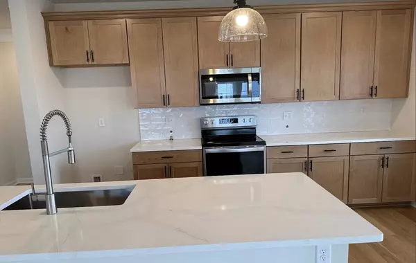 Woburn, MA 01801,4 Stratton Drive #205