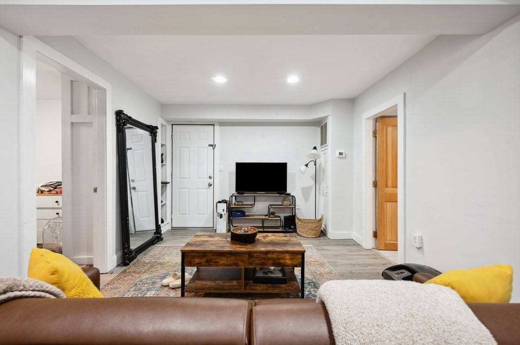 12 Foster #G, Boston, MA 02109