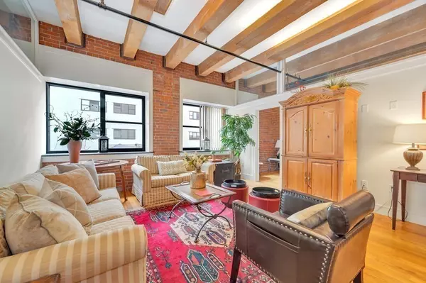 Boston, MA 02210,33 Sleeper St #210