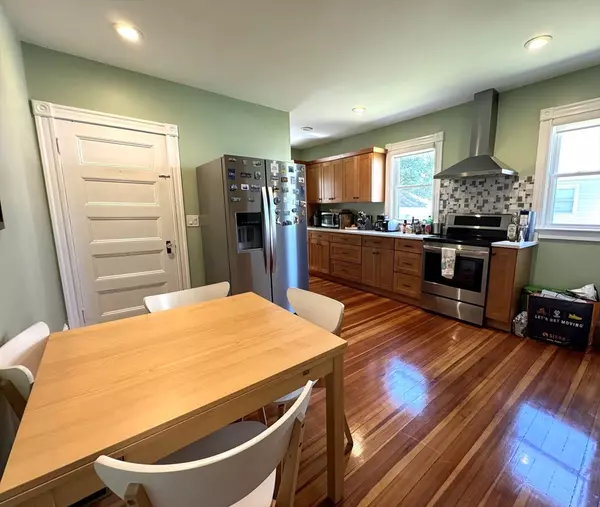 Waltham, MA 02453,23-25 Fuller St. #1