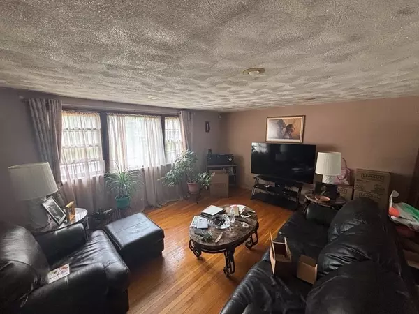 Randolph, MA 02368,10 Gloversbrook Rd