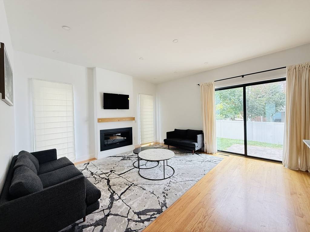 Newton, MA 02459,99 West St #1