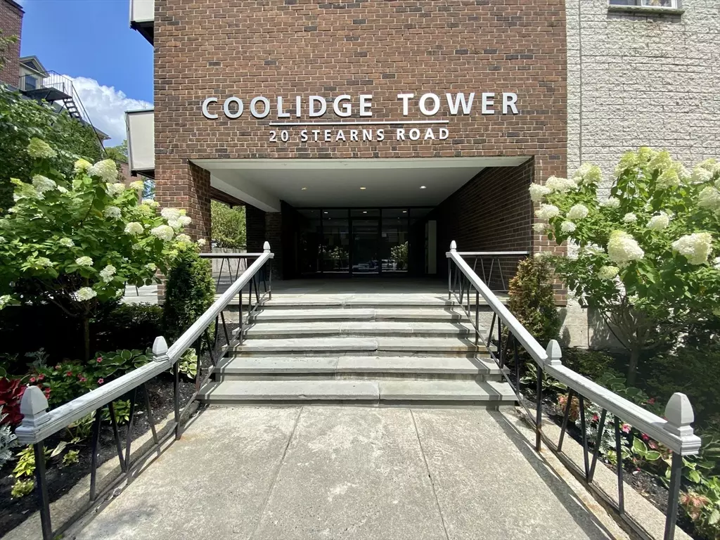 Brookline, MA 02446,20 Stearns Rd #54