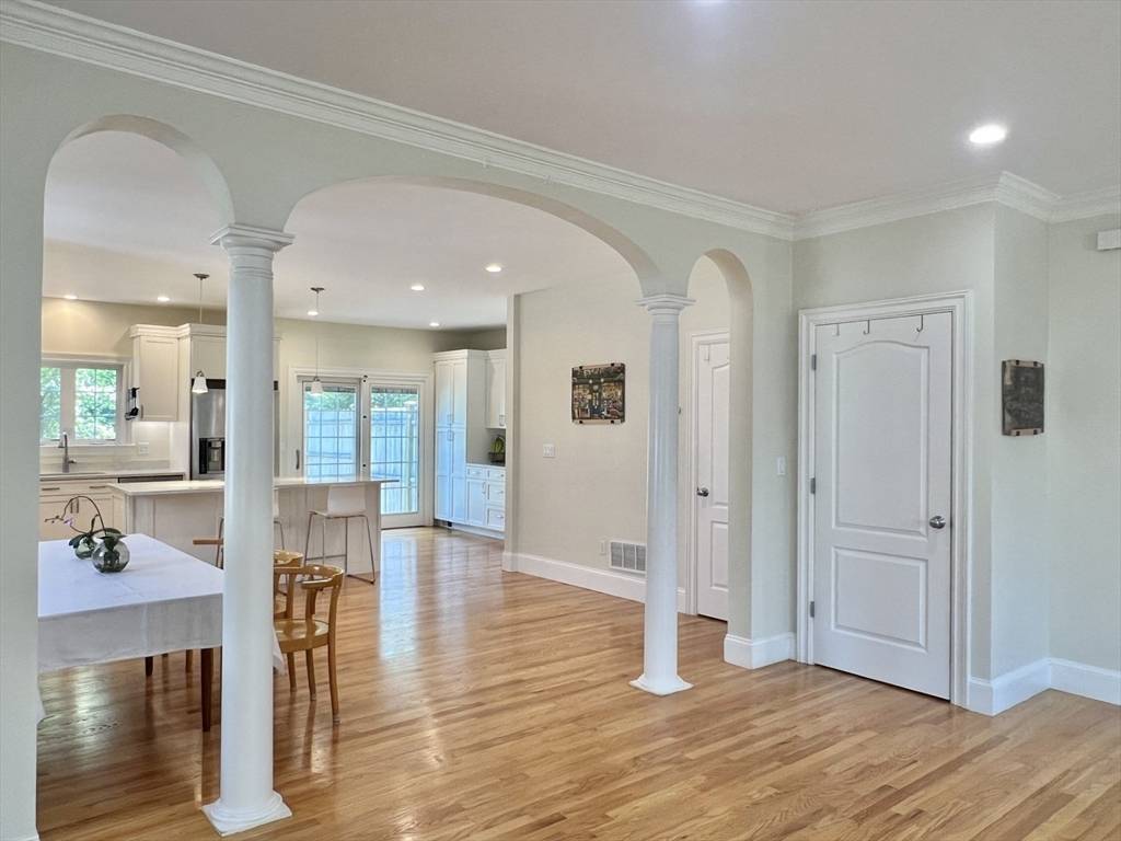 Newton, MA 02458,141 Pearl Street #141
