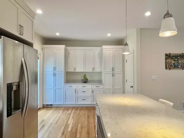 Newton, MA 02458,141 Pearl Street #141
