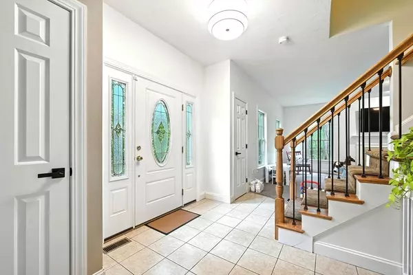 Upton, MA 01568,244 North St