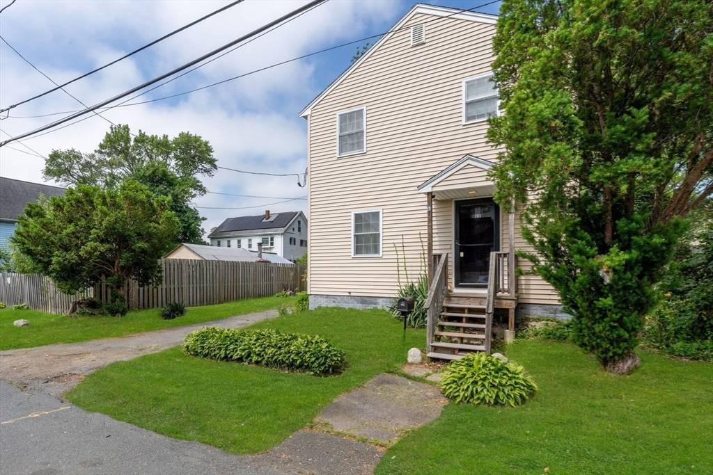 11 Atherton St, Saugus, MA 01906