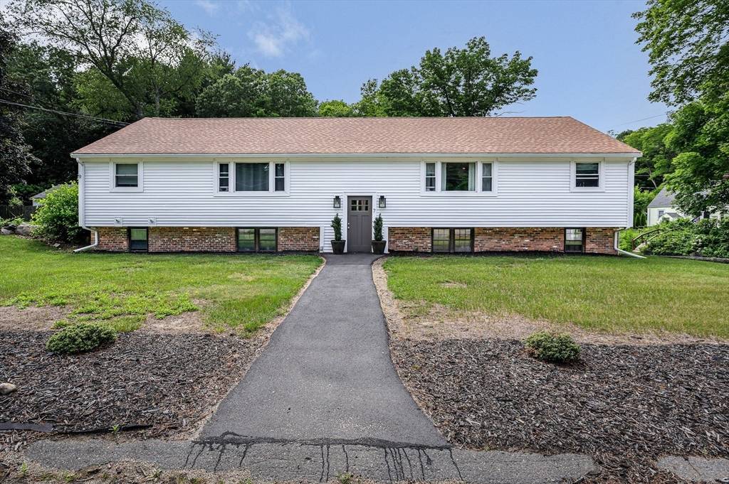 7 Washington St, Groveland, MA 01834