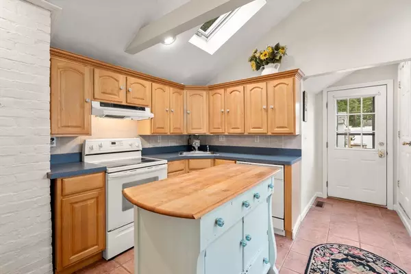 Wareham, MA 02532,47 Chippewa Dr