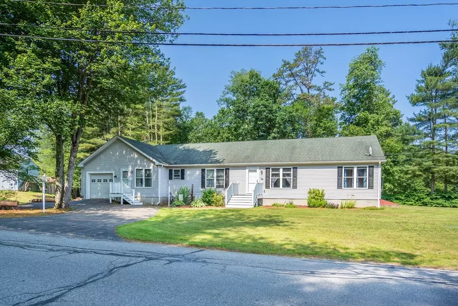66 S Spencer Rd, Spencer, MA 01562