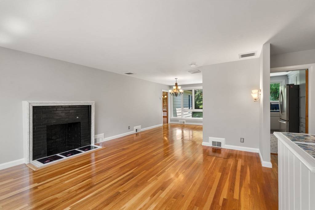 Newton, MA 02459,63 Clifton Road