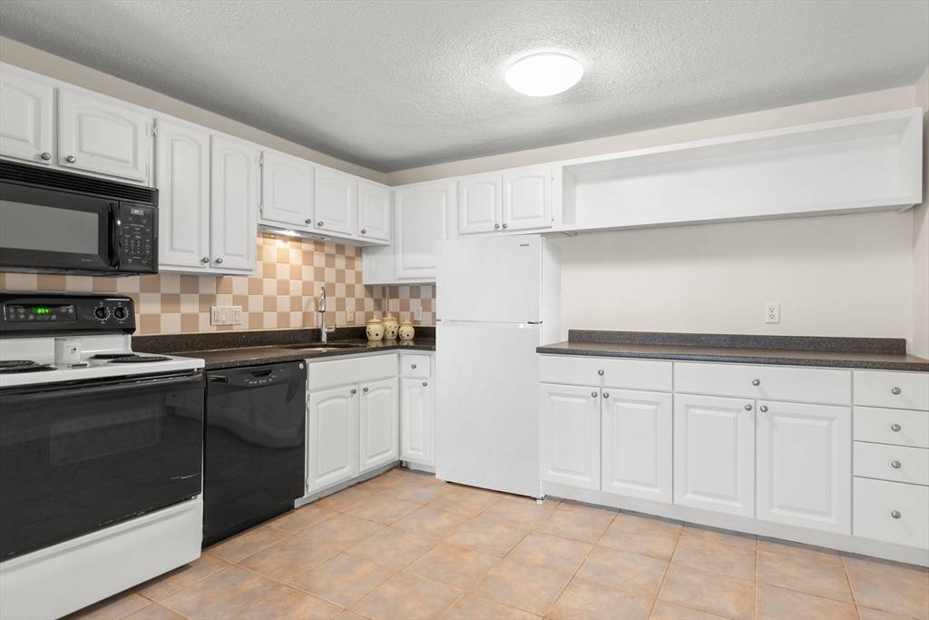 Gloucester, MA 01930,145 Essex Ave #309