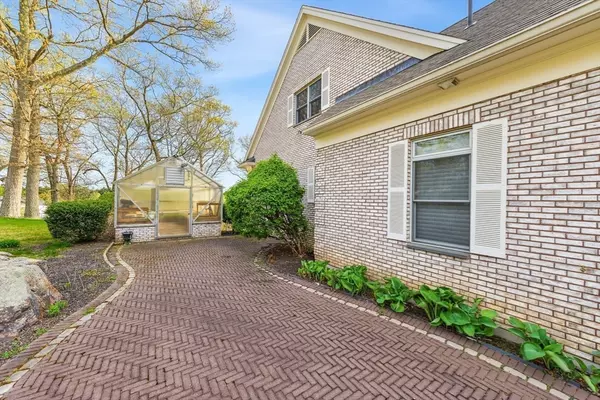 Wrentham, MA 02093,45 Joshua Rd