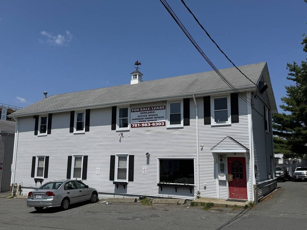 2 Tulip St, Salem, MA 01970