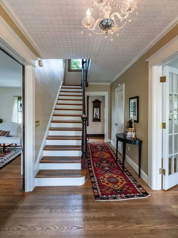 Holyoke, MA 01040,83 Wellesley Rd