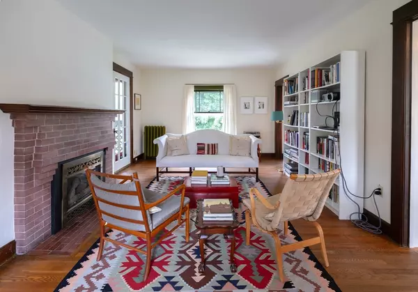 Holyoke, MA 01040,83 Wellesley Rd