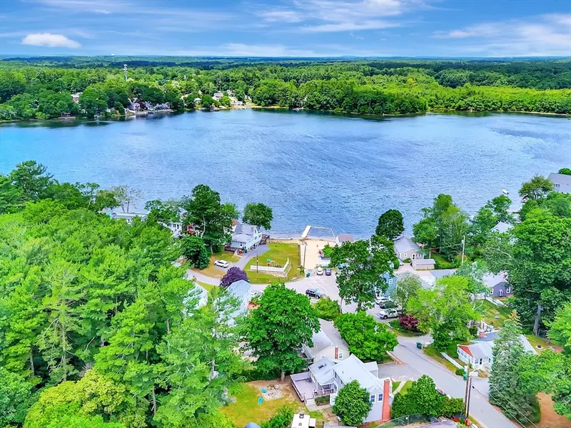 8 Shepard Ave, Pembroke, MA 02359