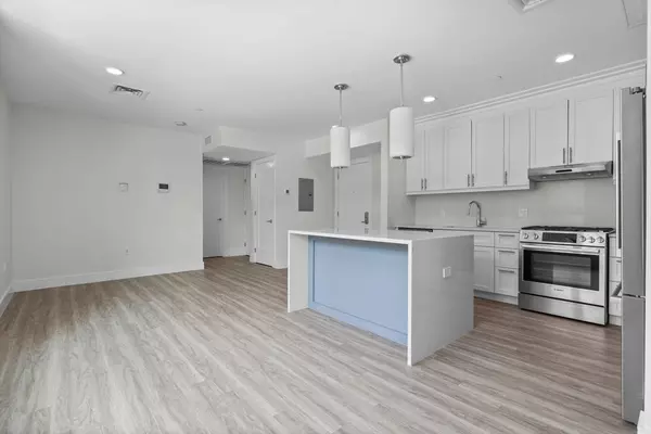 Boston, MA 02128,301 Border Street #211