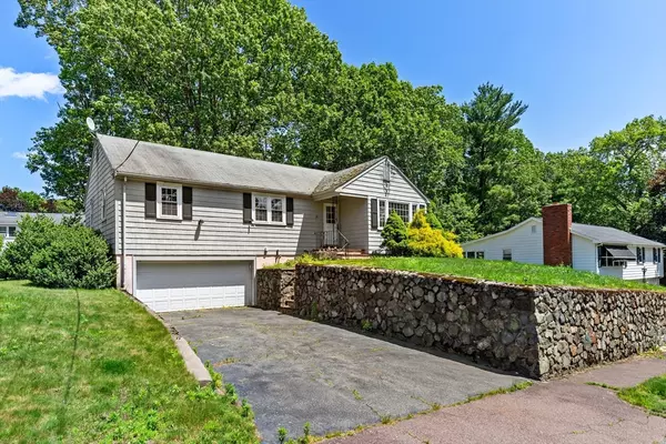 Wakefield, MA 01880,29 Gregory Rd