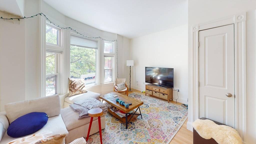 Brookline, MA 02445,5 Davis #22L