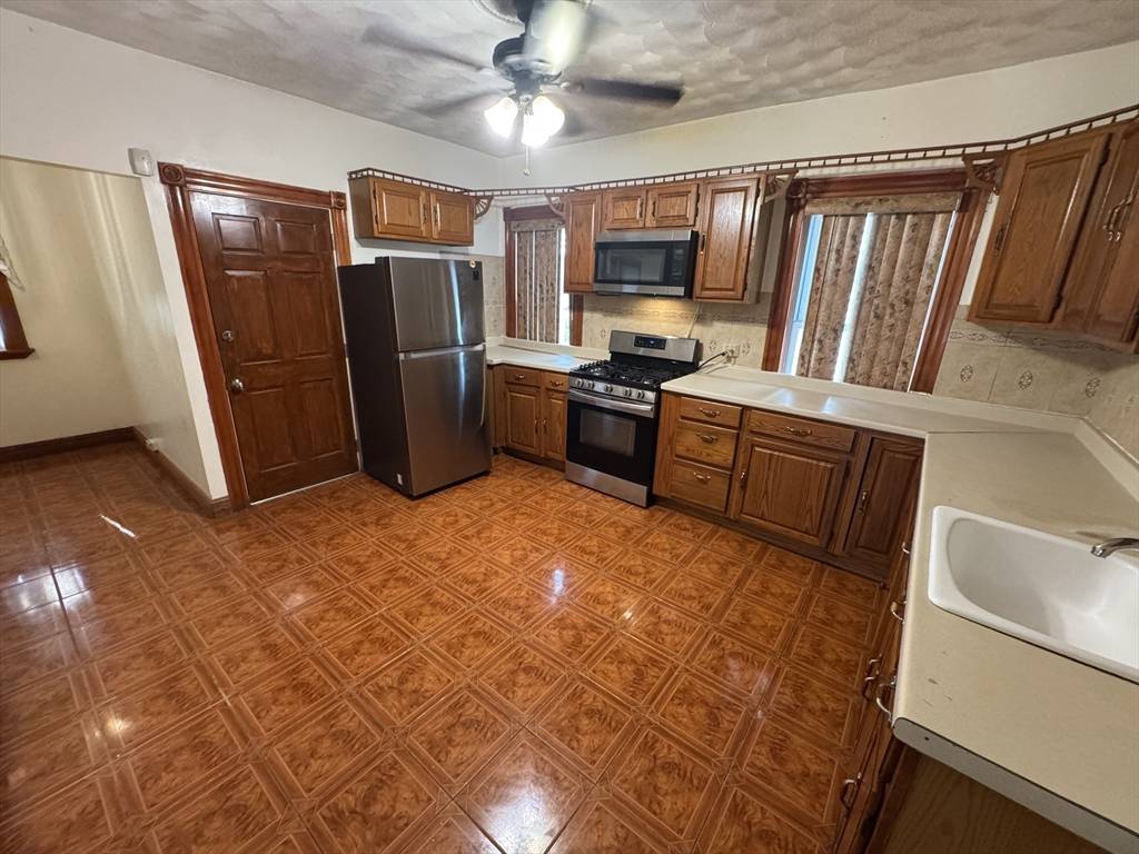Boston, MA 02124,374 Bowdoin Street #1