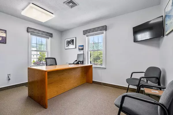Marshfield, MA 02060,475 School Street #4