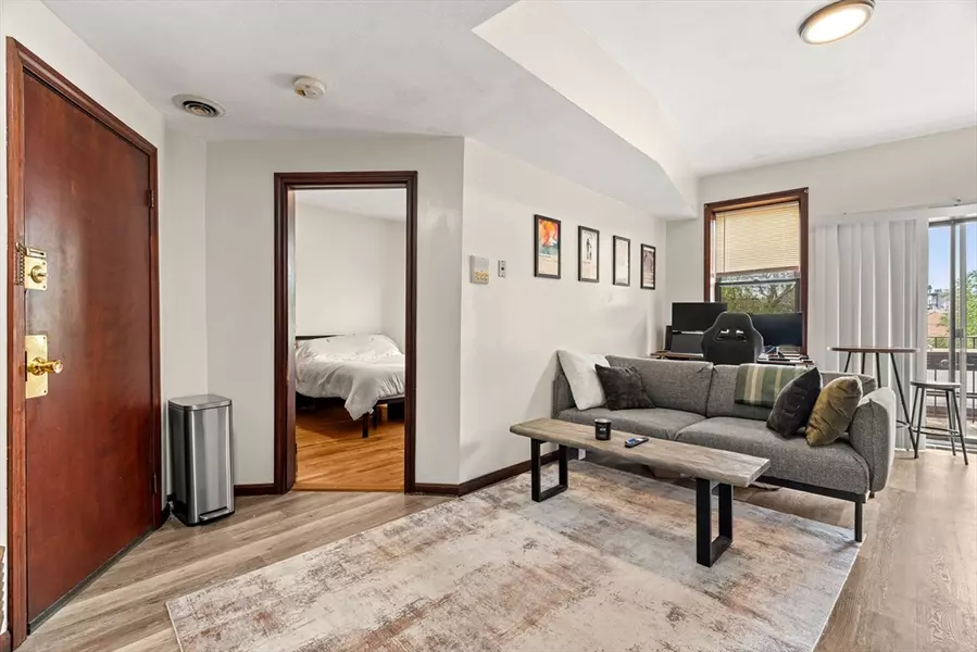 141 Emerson St #4, Boston, MA 02127